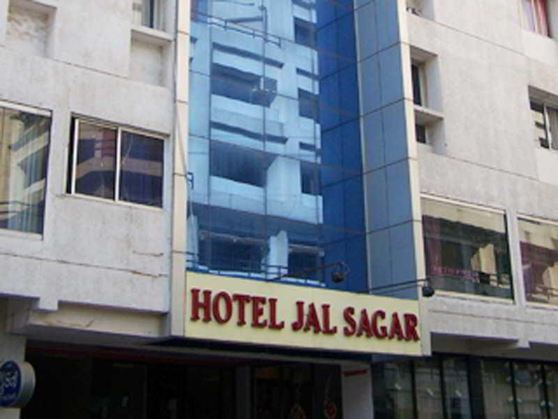 Jal Sagar Hotell Vadodara Eksteriør bilde