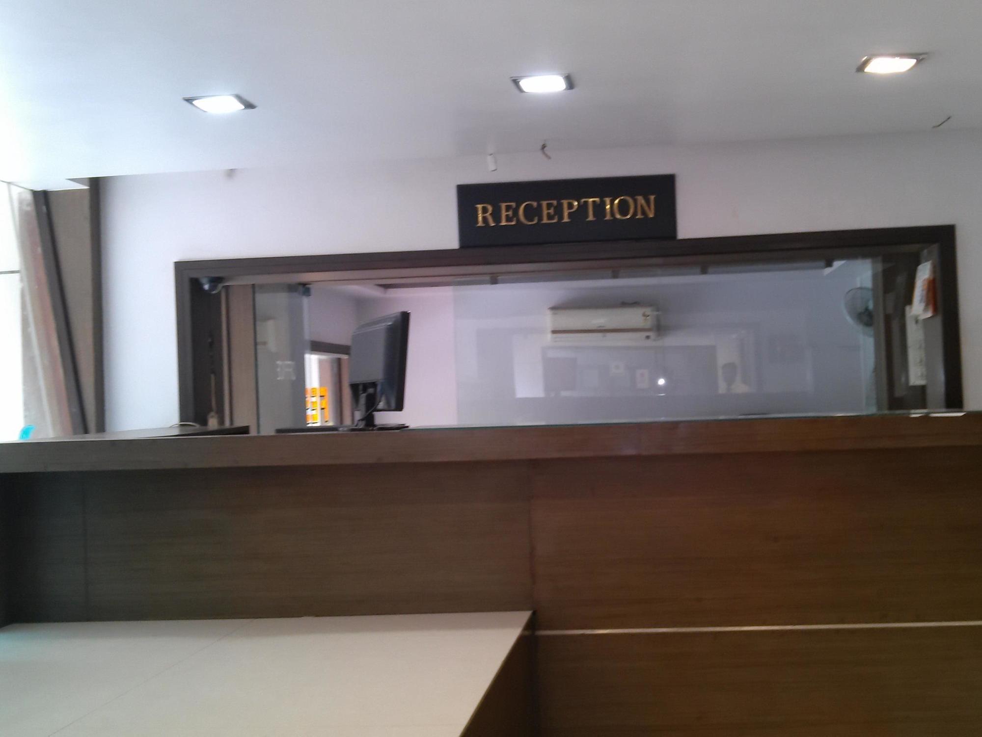 Jal Sagar Hotell Vadodara Eksteriør bilde